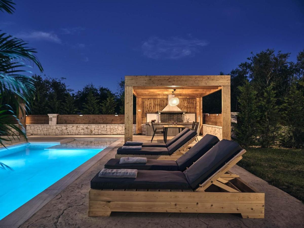 Errikos Family Villa Áyios Kírikos Exteriör bild